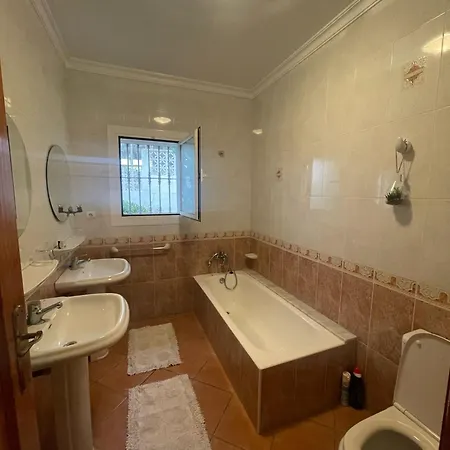 Villa Cosy With Private Pool And Mountain View