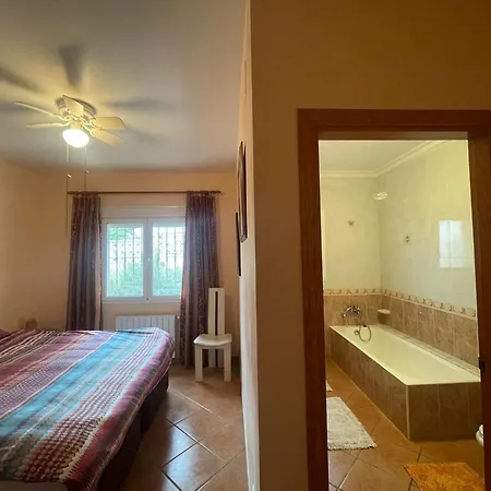 Cosy With Private Pool And Mountain View *