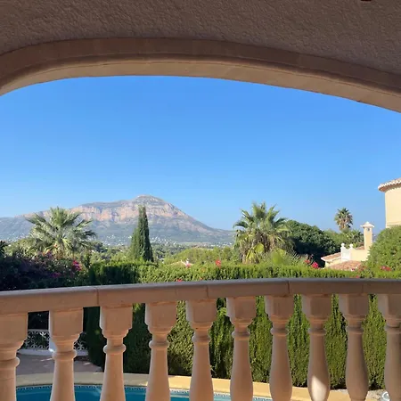 Cosy With Private Pool And Mountain View *