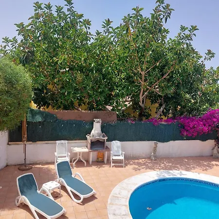 Villa Cosy With Private Pool And Mountain View