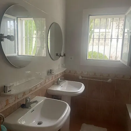 Cosy With Private Pool And Mountain View *